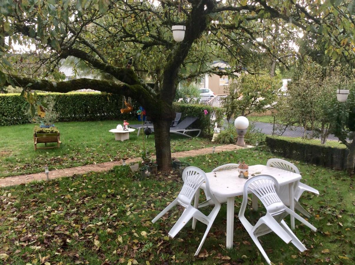 Maison Avec Veranda Proche Du Centre Ville Rignac  Exterior foto